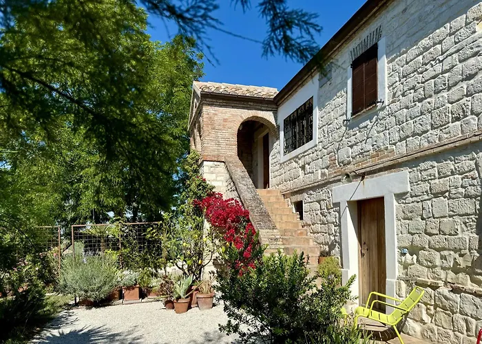 Casa Ancarano Historic Cottage Panoramic position sea 3km 4-8pers